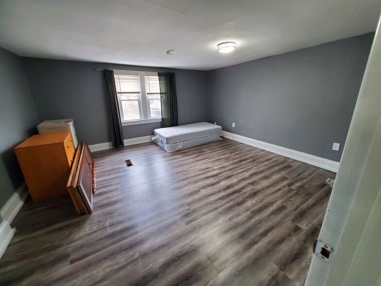 Main Bedroom - 3833 California Ave