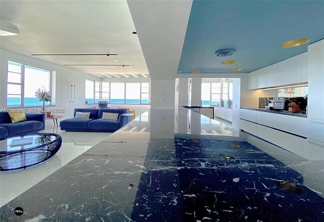 Building Photo - 5255 Collins Ave