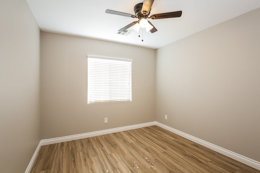 Building Photo - 5113 Pebble Rim St