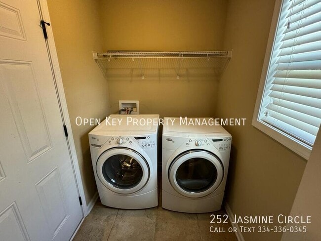 Building Photo - 252 Jasmine Cir