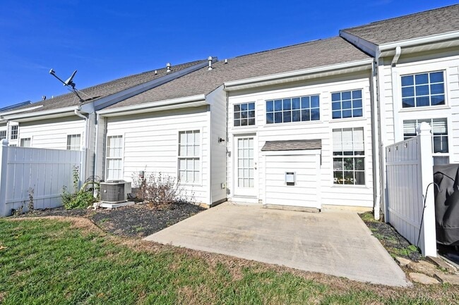 Building Photo - 7135 Thorndale Ln