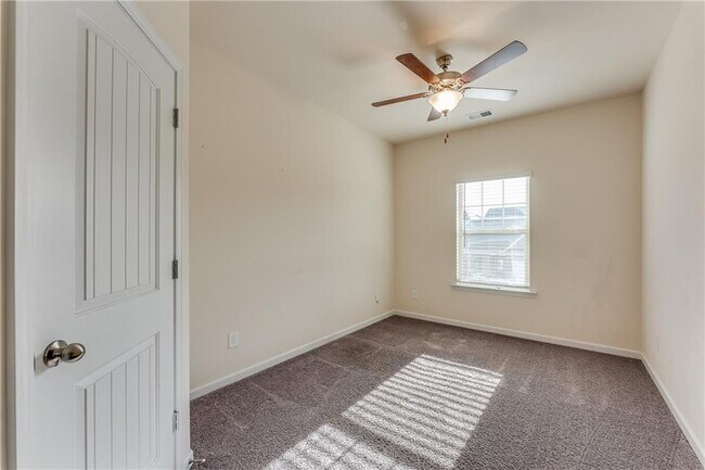 Building Photo - 5317 Burrus Ln