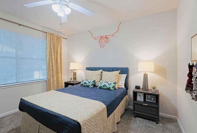 Building Photo - 10505 S I-35 Frontage Rd