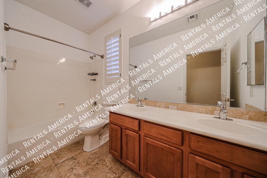 Building Photo - 8351 W Rosewood Ln