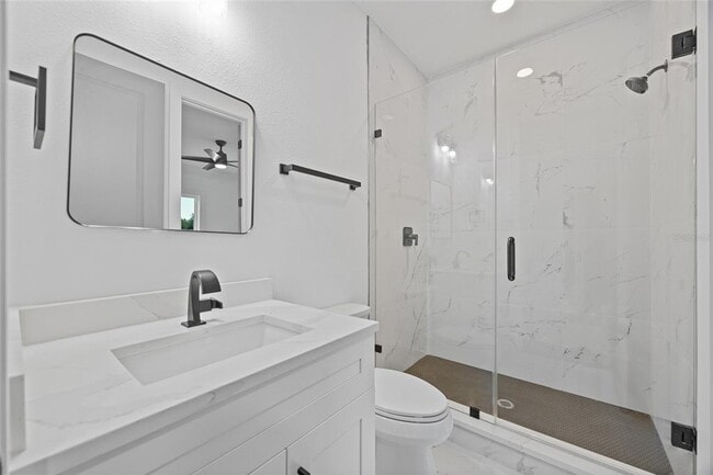 Building Photo - 3317 W Napoleon Ave