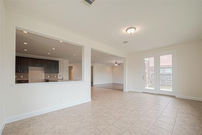 Building Photo - 4419 Matagorda Lakes Dr