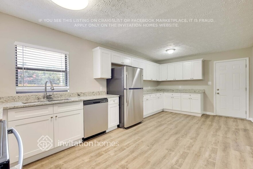 Building Photo - 6330 Maney Dr S