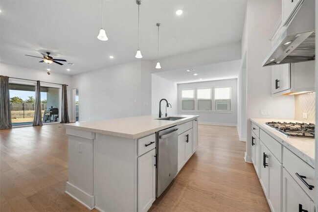 Building Photo - 957 Arrowhead Ranch Blvd