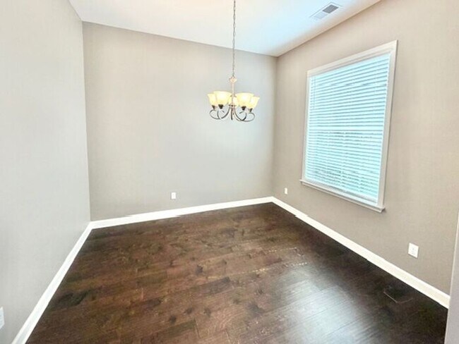 Building Photo - Now Leasing! Beautiful Home in Olive Branch.