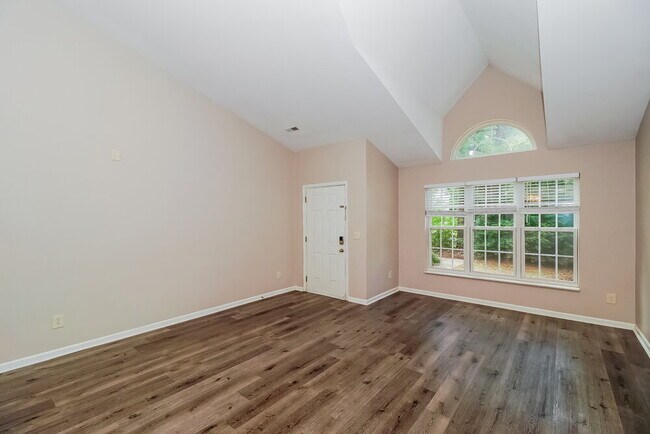 Building Photo - 7007 Duchamp Dr