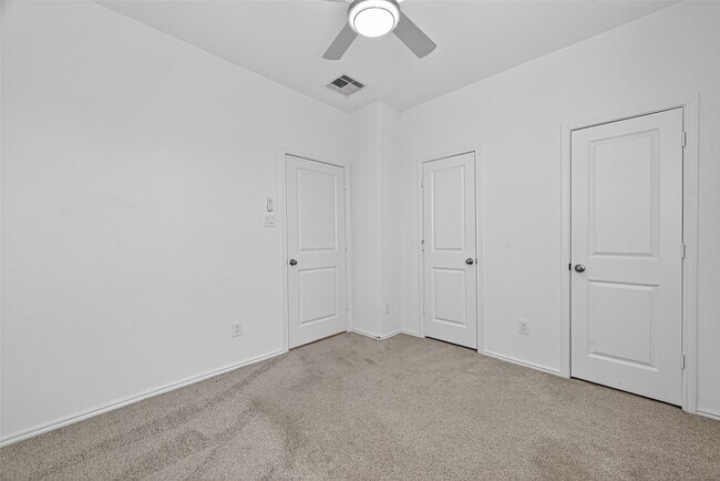 Building Photo - 1527 Munson Valley Rd