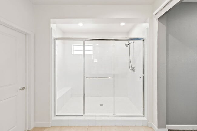 Building Photo - Love your life at Escaya in Chula Vista! 4Bed/2.5Ba attached garage home for rent