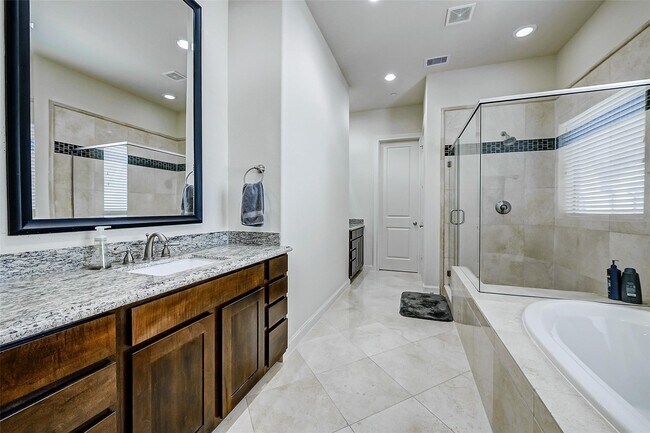 Building Photo - 9941 Woodwind Ln