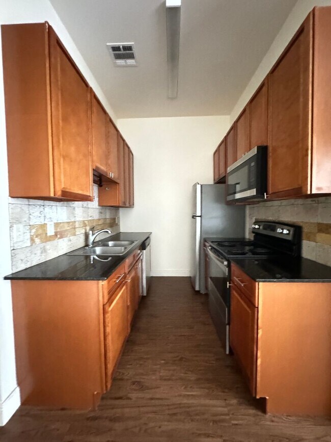 Building Photo - Pine Grove Apartments