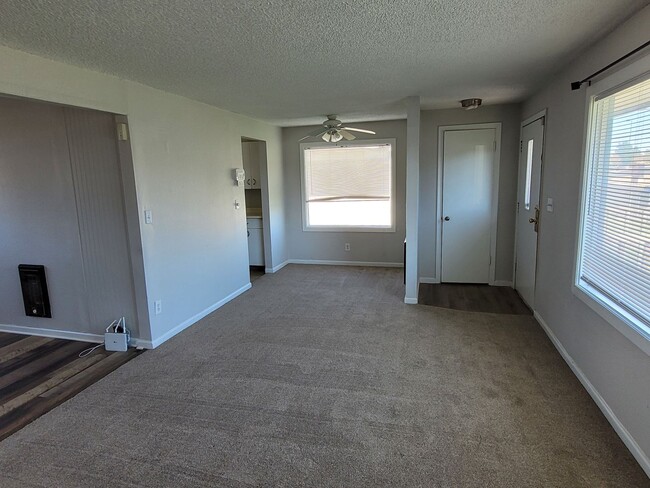 Building Photo - 1/2 OFF OCTOBER RENT - House with Full Bas...
