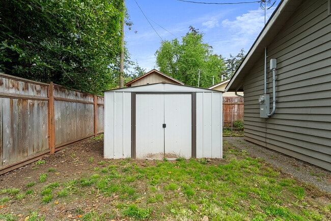 Building Photo - 5359 SE 91st Ave