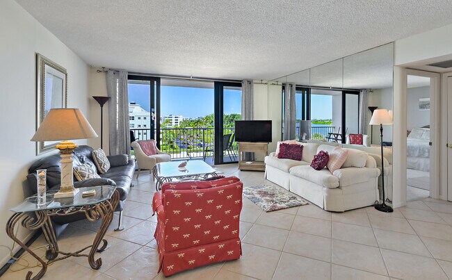 Building Photo - 2860 S Ocean Blvd