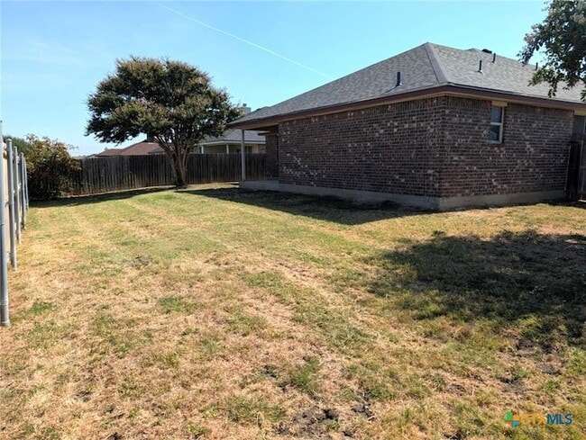 Building Photo - 3909 Bolivar Dr