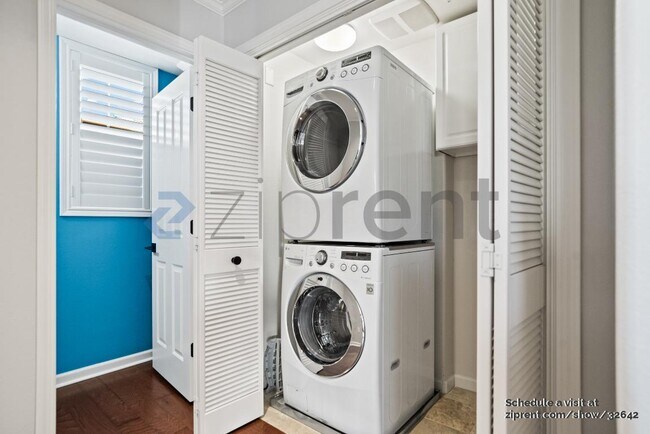 Building Photo - 634 Elderberry Dr