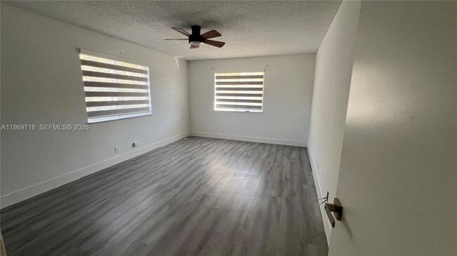 Building Photo - 9811 Westview Dr