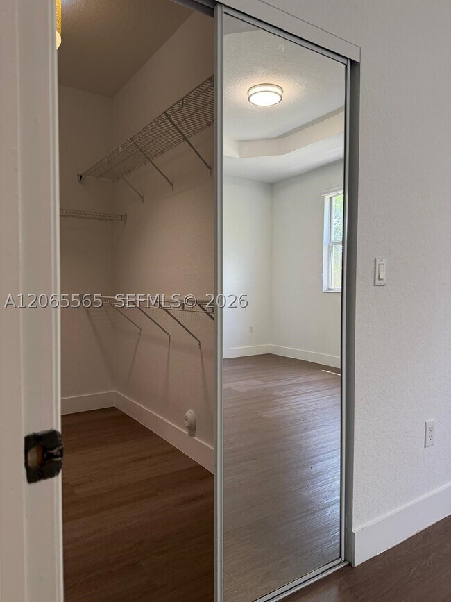 Building Photo - 4017 SW 149th Ct