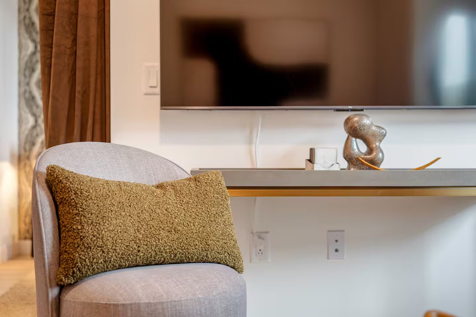 Building Photo - 40 Western Ave