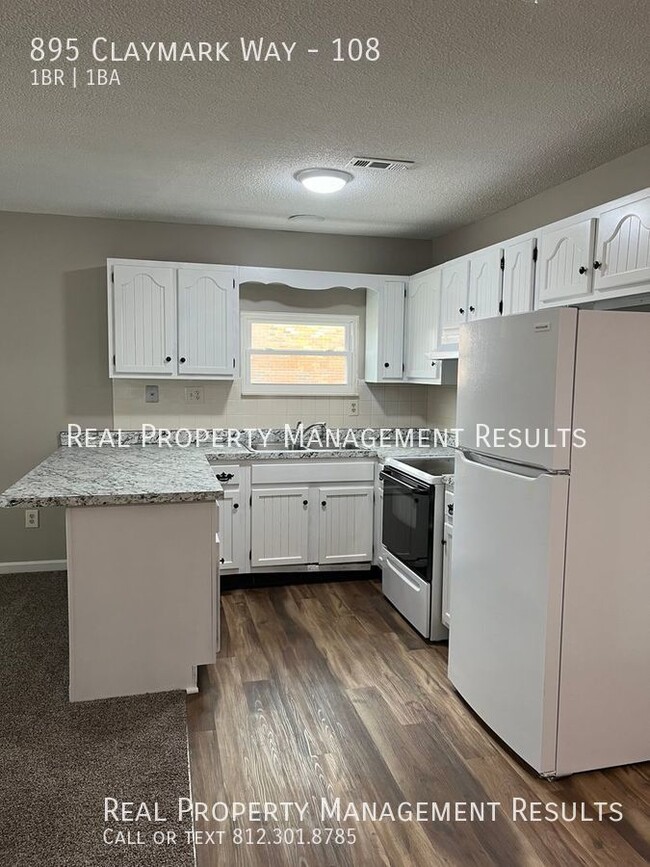 Building Photo - 895 Claymark Way