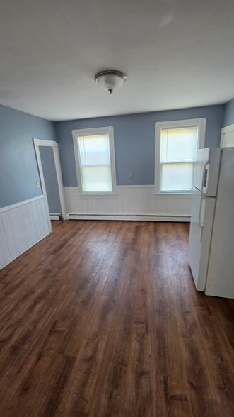 Building Photo - 104 Vandewater St