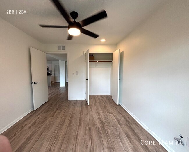 Building Photo - 2900 W 53rd St