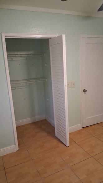 Building Photo - 1285 NE 143rd St