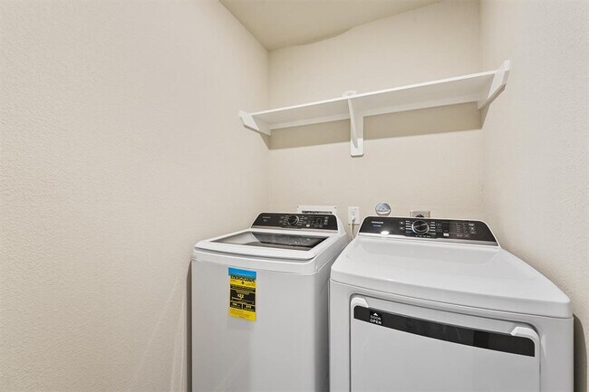 Building Photo - 10423 Cloud Nine Ct