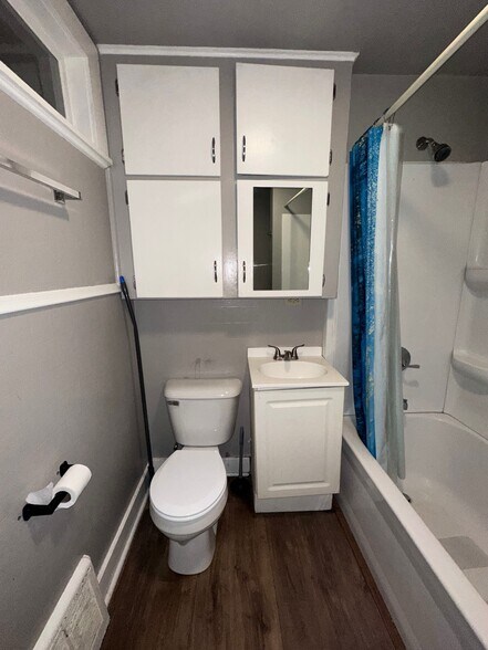 Building Photo - 629 Park Ave