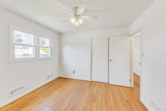 Building Photo - Fantastic in Frederick! Spacious 4 level Split -- 4 beds + 1 Full and 2 half baths