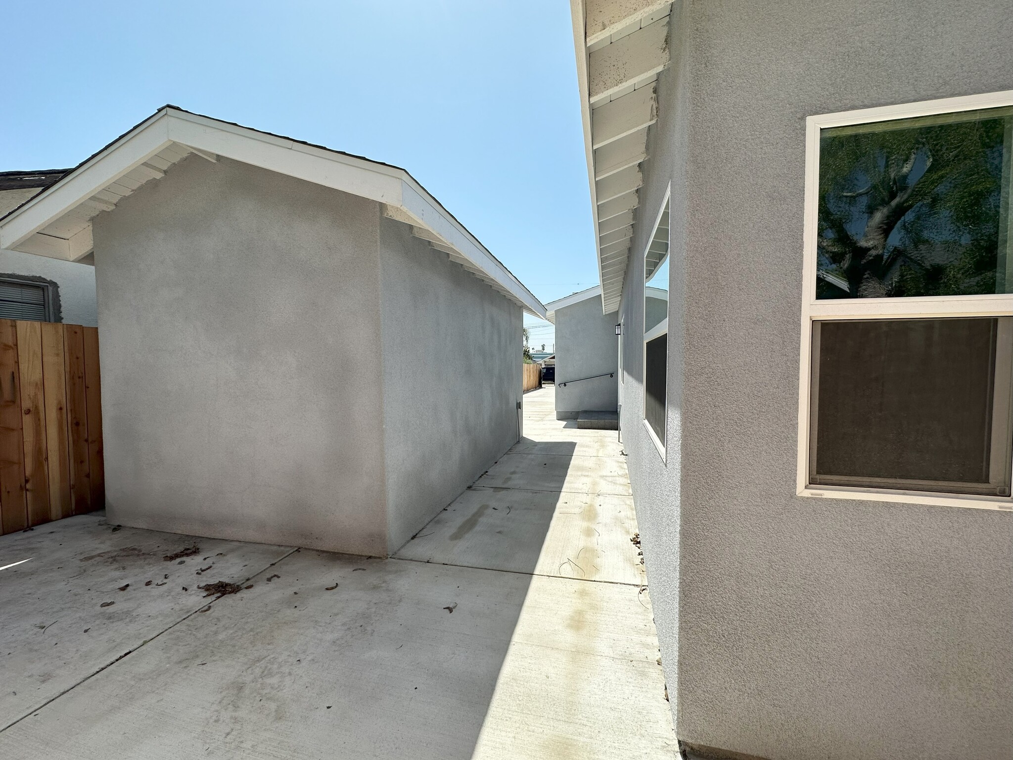 Building Photo - 515 Archwood Pl