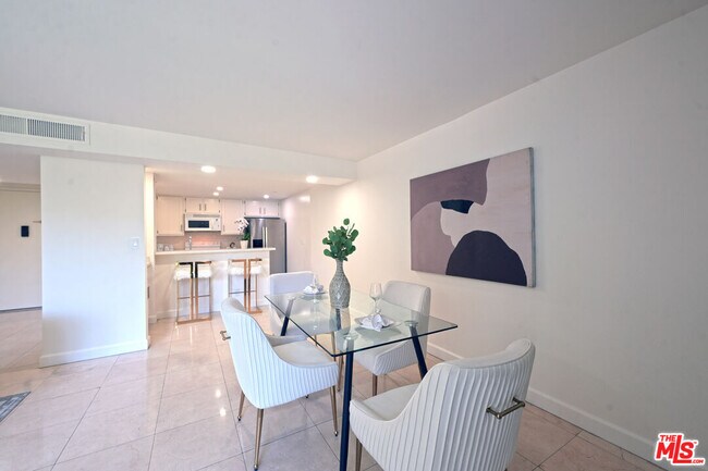 Building Photo - 10535 Wilshire Blvd