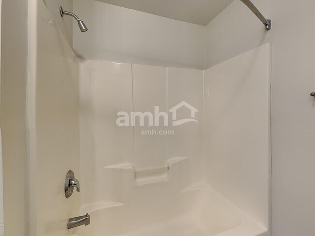 Building Photo - 233 Worcester Ln