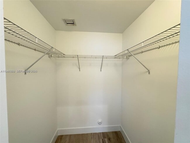 Building Photo - 2933 SW 27th Terrace