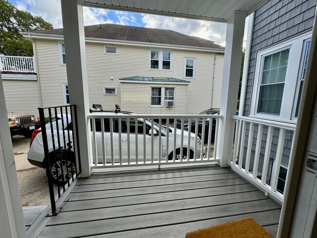 Building Photo - 62 Manet Rd