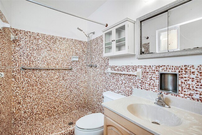 Building Photo - 9372 Abbott Ave