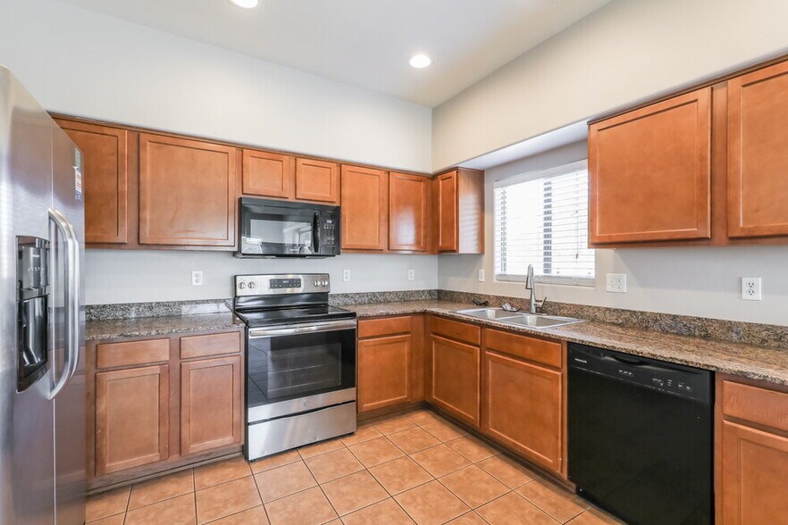 Building Photo - 485 E Placita Fanega