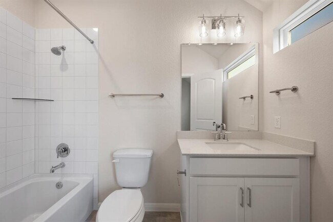 Building Photo - 245 Ranier Wy