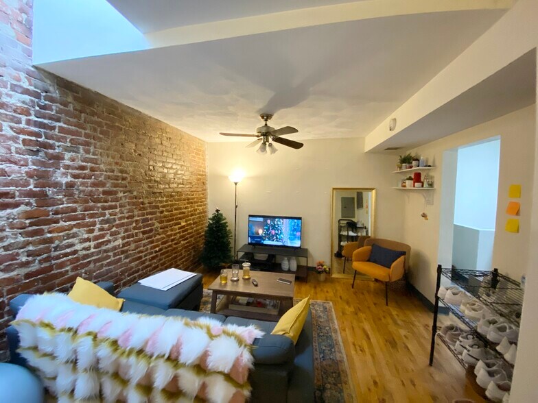 Building Photo - 838 Huntington Ave