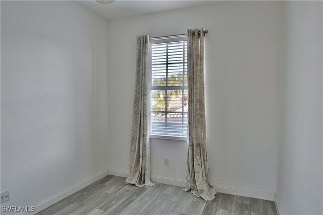 Building Photo - 6182 Towncenter Cir