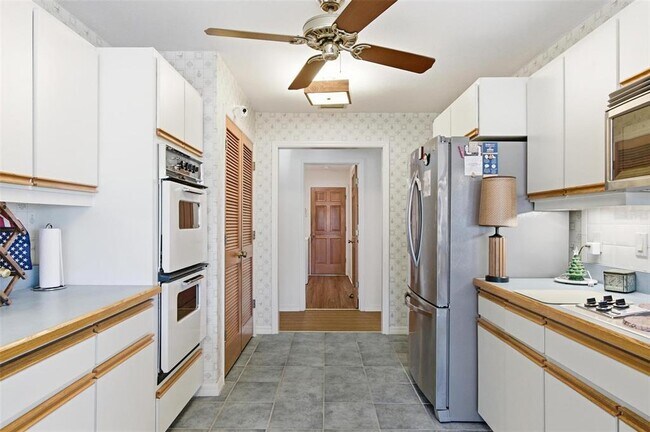 Building Photo - 24 Chippeway Ct