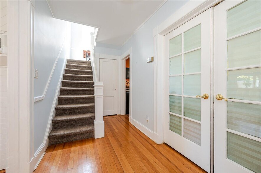 Building Photo - 48 Davison Pl