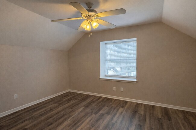 Building Photo - 202 Hardy St