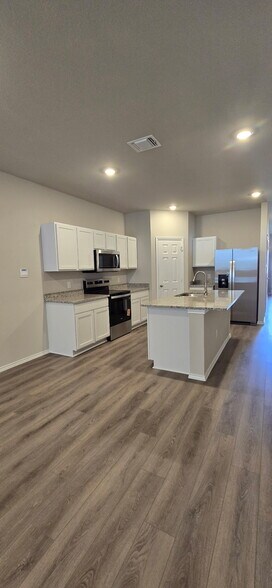 Building Photo - 1129 Stone Vly Rd