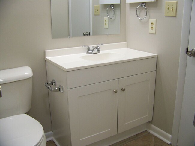 Building Photo - BARTON'S LANDING