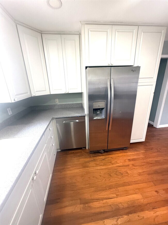 Building Photo - 12 Willow Ln