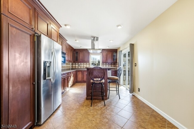 Building Photo - 65 Ridge Ave